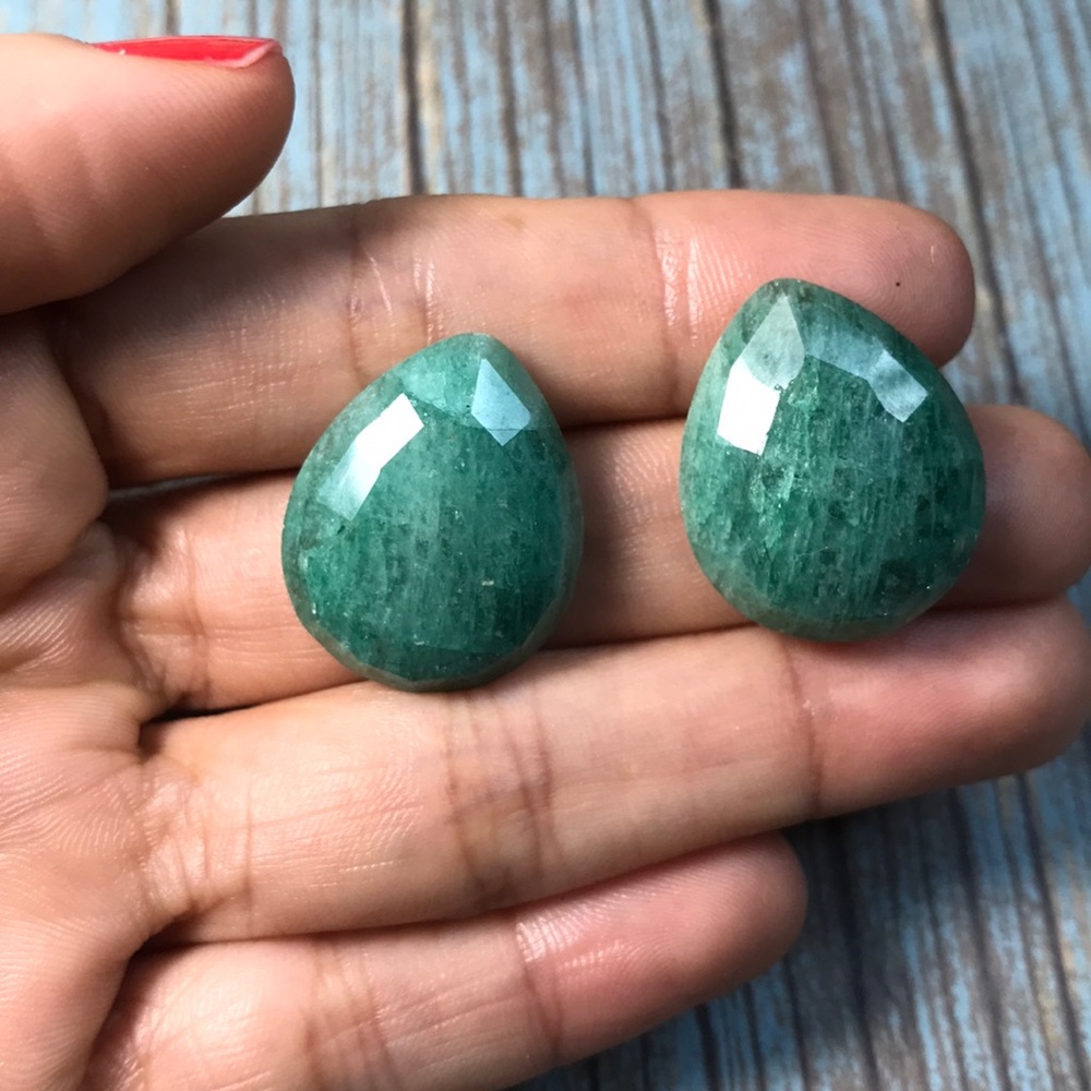 VINTAGE GENUINE GREEN EMERALDS EARRINGS